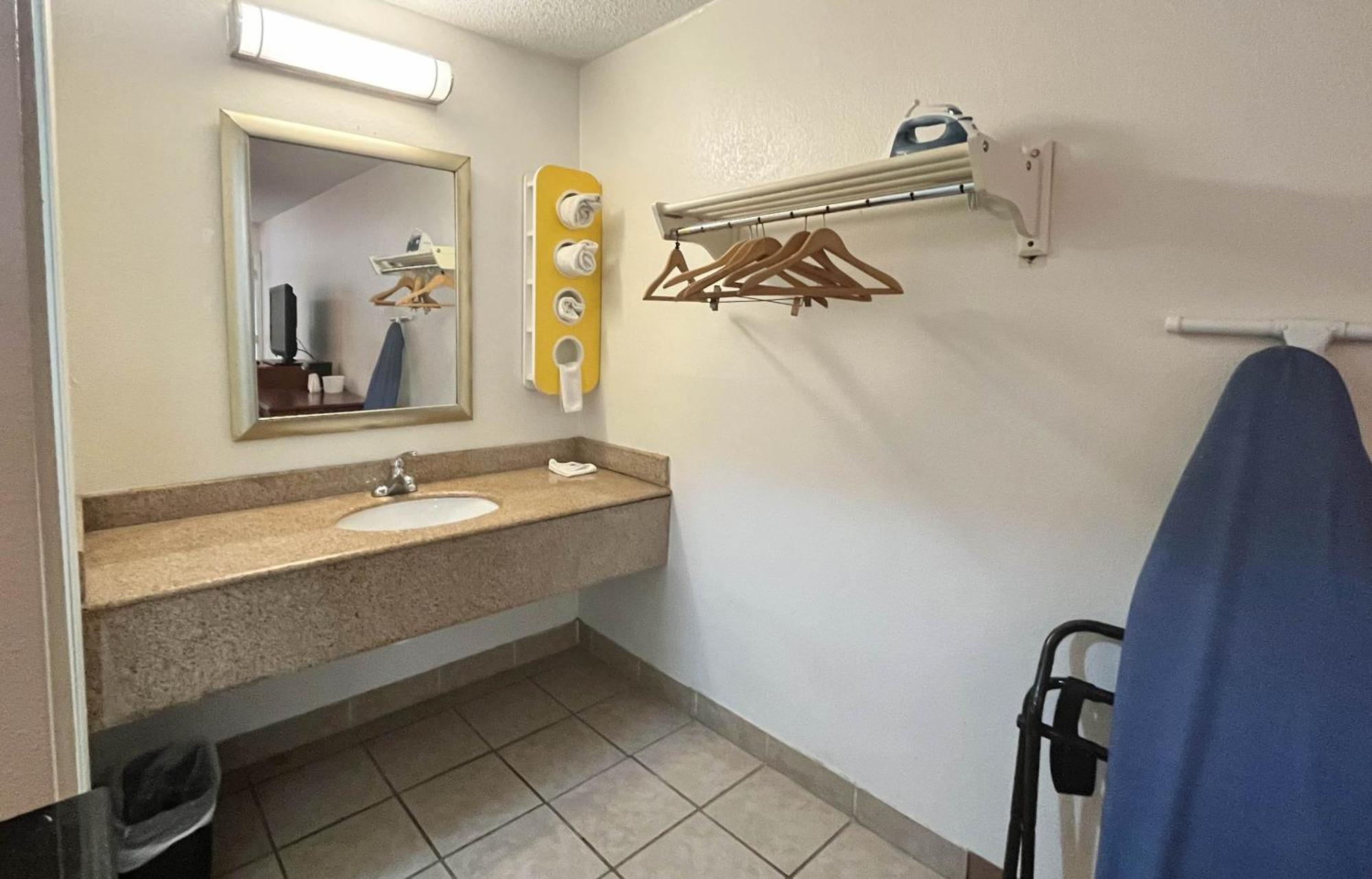 Motel 6-Dayton, Oh - 엥글우드 외부 사진