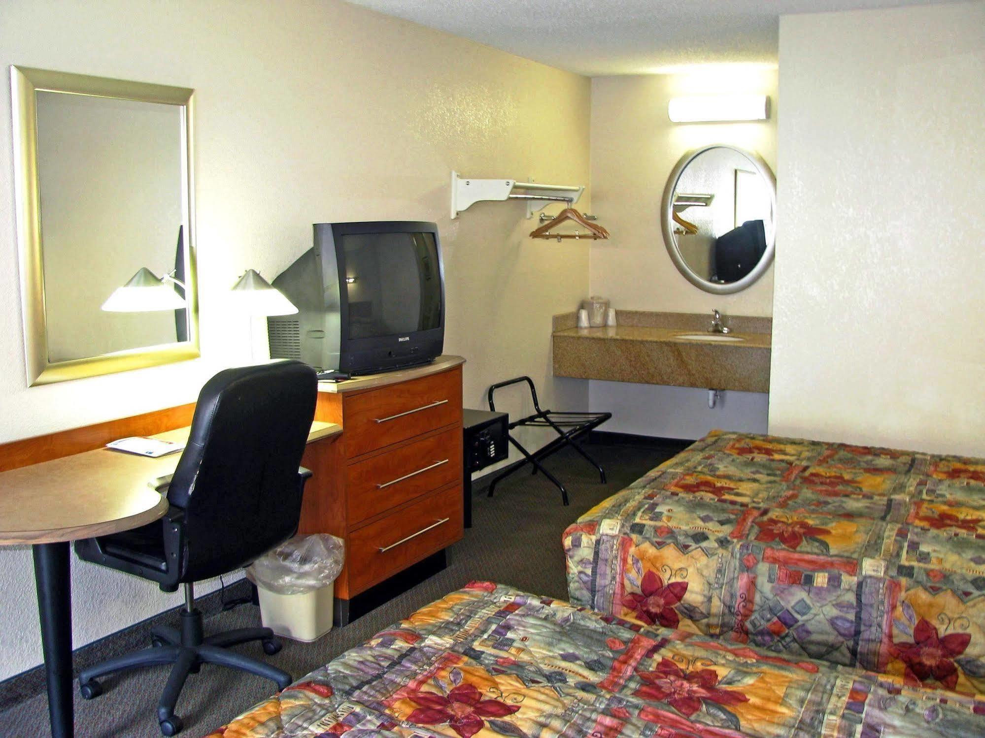 Motel 6-Dayton, Oh - 엥글우드 외부 사진